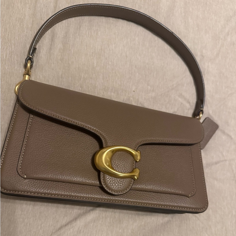 COACH STONE TABBY 26
RETAILS $450
